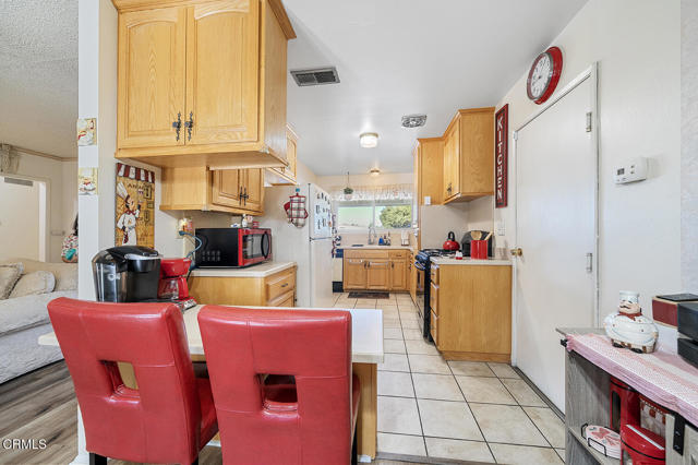 Detail Gallery Image 7 of 28 For 510 S Lyon Ave, Hemet,  CA 92543 - 2 Beds | 2 Baths