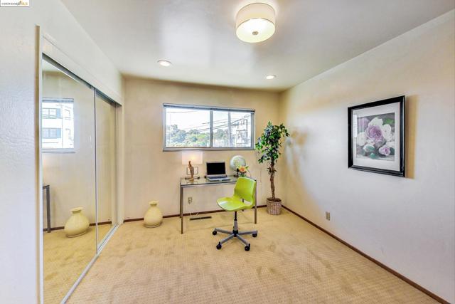 Image 12 of 54 For 1801 Macarthur Blvd