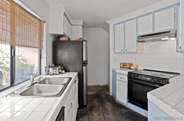 3252 Via Marin, La Jolla CA: https://media.crmls.org/mediaz/4bb11e44-b1d2-4058-91c9-2c899ac0d944.jpg