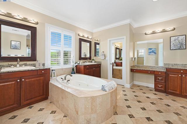 3712 Stonehenge Way, San Ramon CA: https://media.crmls.org/mediaz/4bb1ff73-97b3-438a-a24d-1b6eca2fd50e.jpg