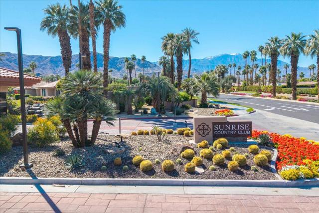 43 Sunrise Drive, Rancho Mirage CA: https://media.crmls.org/mediaz/4bb27b67-03b5-4d9d-9291-f0254951887e.jpg