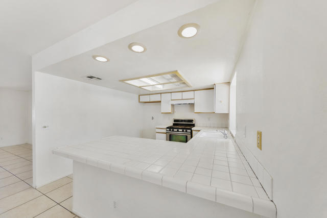 2643 E Venetia Road, Palm Springs CA: https://media.crmls.org/mediaz/4bb28193-ff64-4283-a665-341d9acc3736.jpg