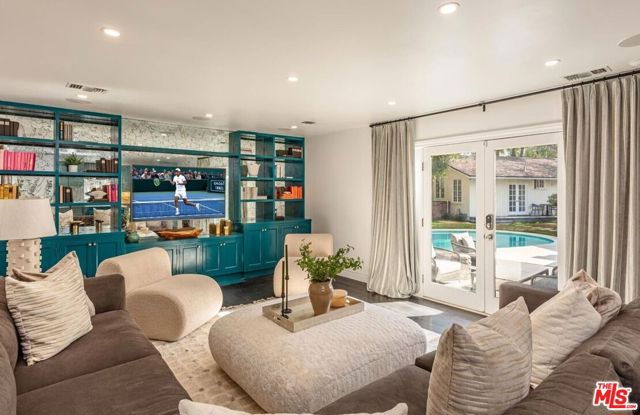5840 Round Meadow Road, Hidden Hills CA: https://media.crmls.org/mediaz/4bb28cf2-fc92-4bab-9818-54d1e8717dd5.jpg