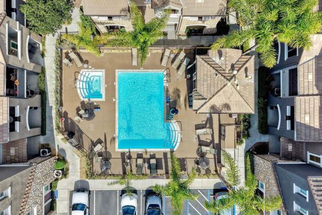 1801 Clare Ln, San Diego CA: https://media.crmls.org/mediaz/4bb2a5bf-5e3e-4c6f-92e7-3609522cefa0.jpg
