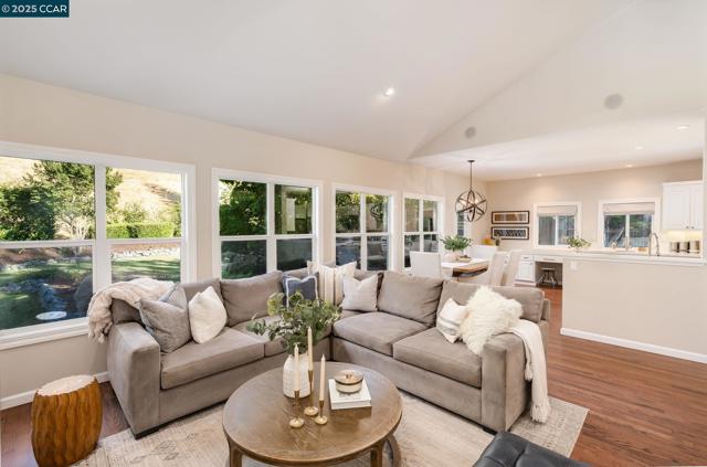 108 Shadewell Dr, Danville CA: https://media.crmls.org/mediaz/4bb386c5-e90a-4c99-ace2-718e1ed2c1ff.jpg