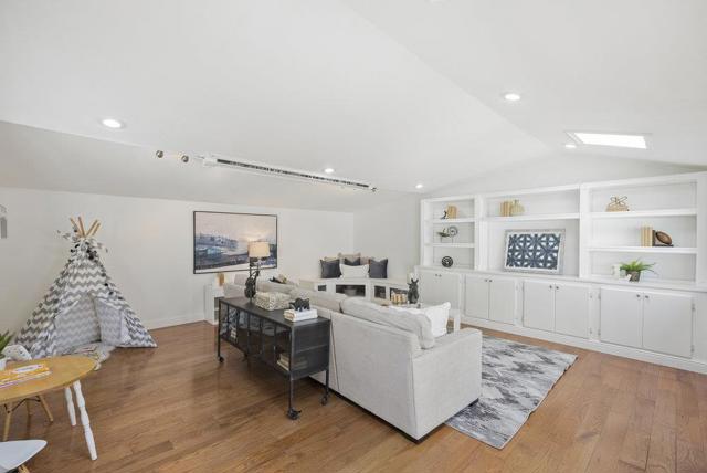 1986 Cottle Avenue, San Jose CA: https://media.crmls.org/mediaz/4bb3ff14-fec8-4206-9b58-f21a84b440cf.jpg