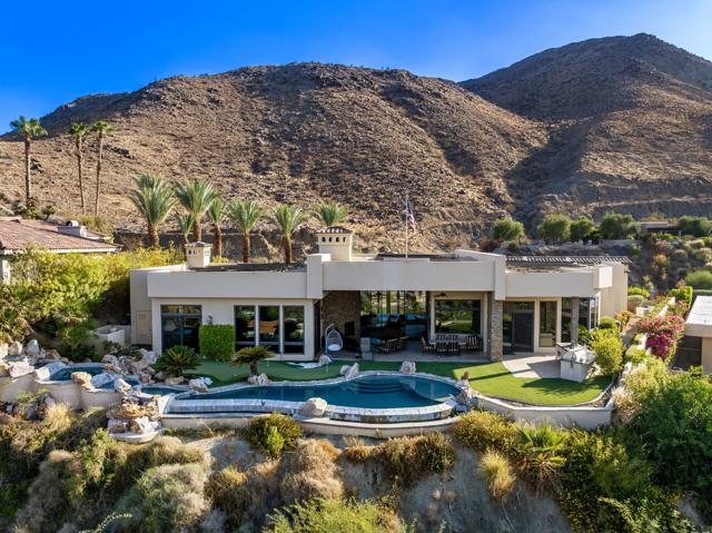 9 Nebulae Way, Rancho Mirage CA: https://media.crmls.org/mediaz/4bb454a4-48c9-4302-b308-85e4ae736b2c.jpg