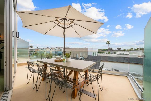 2646 State Street, Unit D, Carlsbad CA: https://media.crmls.org/mediaz/4bb4911e-c241-43d8-9880-62960ec1cd16.jpg