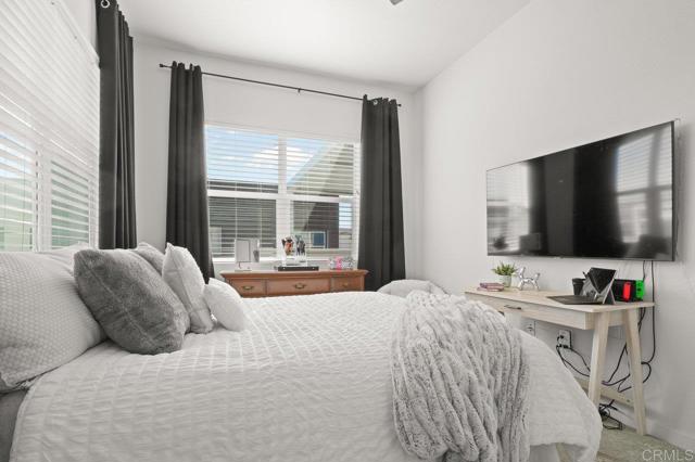 2035 Bravo Loop, Chula Vista CA: https://media.crmls.org/mediaz/4bb4b868-c1fc-424a-bb60-1a6e64b5e737.jpg