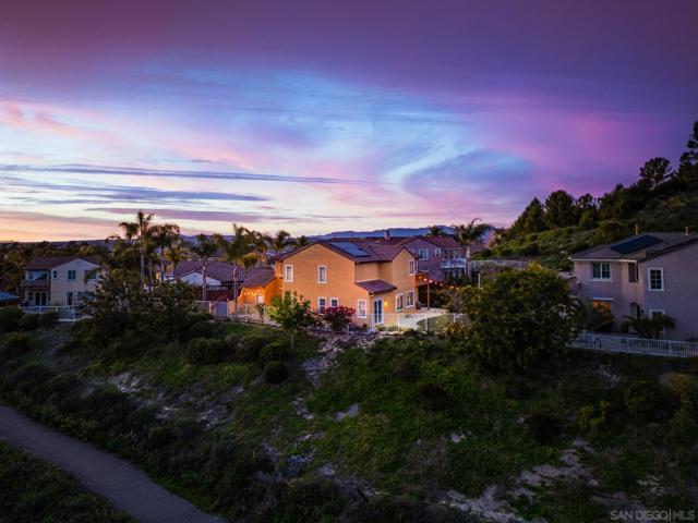 1330 Panorama Ridge Rd, Oceanside CA: https://media.crmls.org/mediaz/4bb4dda4-d8bf-4e93-9416-2ac811b474d9.jpg