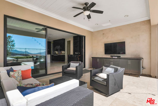 11945 Mirabel Way, Porter Ranch CA: https://media.crmls.org/mediaz/4bb50f1f-5c55-48f9-a855-5497a45d67c0.jpg