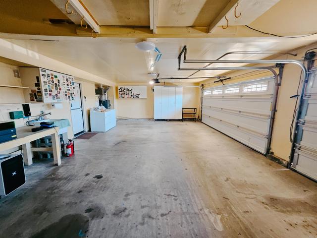 1715 Las Palmas Lane, Escondido CA: https://media.crmls.org/mediaz/4bb5501c-e131-4b6e-840e-95ee8b8207e8.jpg