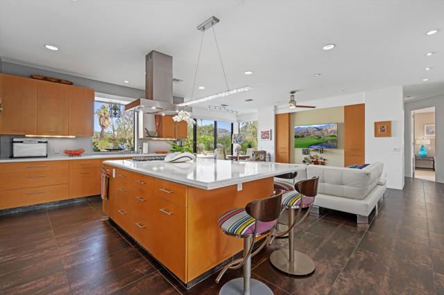 10 Clancy Lane S, Rancho Mirage, CA 92270