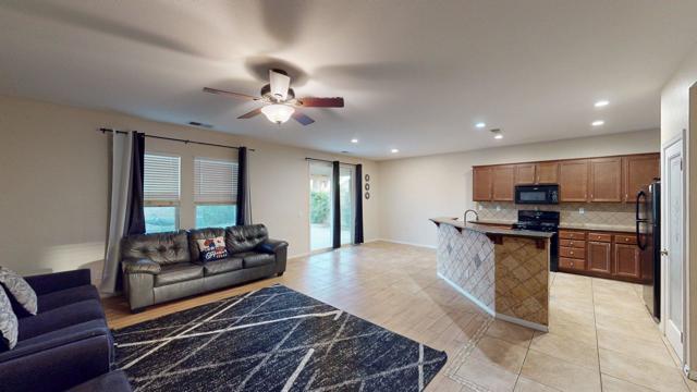 41126 Maxwell Court, Indio CA: https://media.crmls.org/mediaz/4bb60bd5-9f8e-4095-8aa3-55fdf06b1b7f.jpg