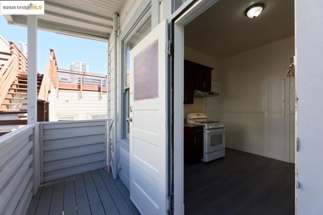 49 Auburn Street, San Francisco CA: https://media.crmls.org/mediaz/4bb64b51-1754-42d4-9560-1b30c3567f58.jpg