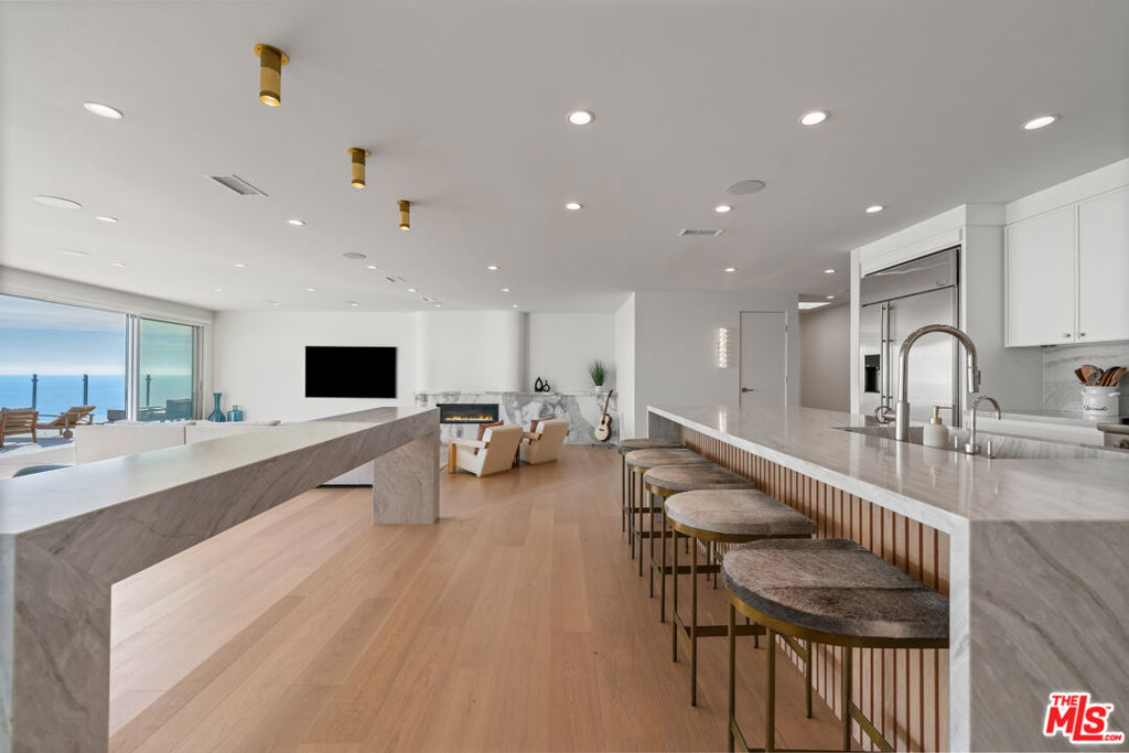 MLS #26987307 image #2