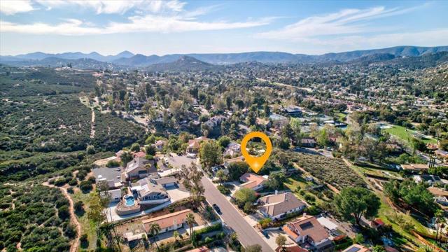15720 Zeigler Court, Ramona CA: https://media.crmls.org/mediaz/4bb70681-3fcc-4177-9024-e331c40c7351.jpg