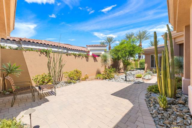 461 White Horse Trail, Palm Desert CA: https://media.crmls.org/mediaz/4bb92132-da7b-4546-94b7-3c6f5f45d211.jpg