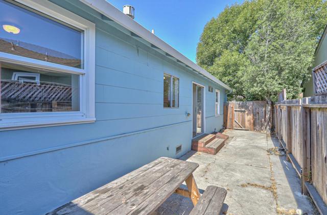 1815 King Street, Santa Cruz CA: https://media.crmls.org/mediaz/4bb98467-b107-4ddc-9346-f1c4cf98e86f.jpg