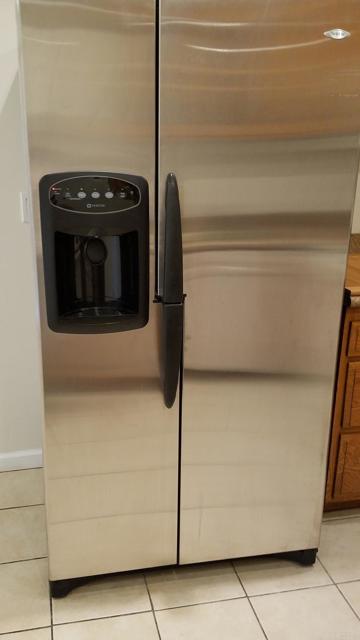 294 Chambers St, El Cajon CA: https://media.crmls.org/mediaz/4bbb26b8-5b84-40bf-9cd9-8becc8a0046a.jpg