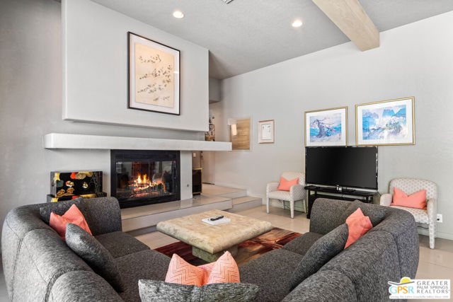 770 N Girasol Court, Palm Springs CA: https://media.crmls.org/mediaz/4bbbb85b-11de-43f0-8c77-3b069e479e9f.jpg