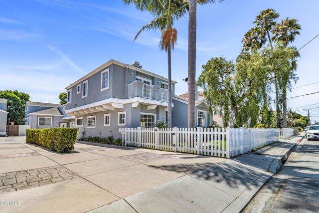 Detail Gallery Image 3 of 43 For 2512 Huntington Ln a,  Redondo Beach,  CA 90278 - 4 Beds | 2/1 Baths