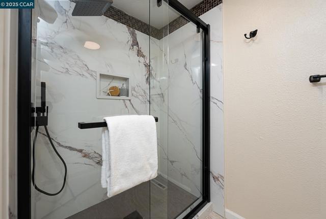 2128 Presidio Ct, Danville CA: https://media.crmls.org/mediaz/4bbc6198-829d-457d-b27b-b064004e3e8b.jpg