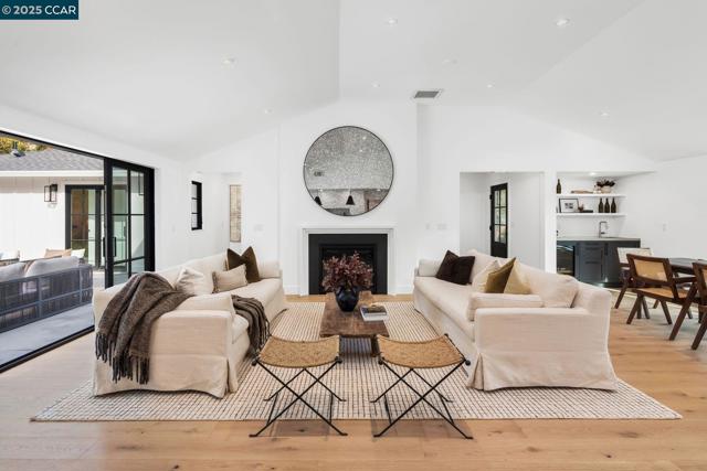 181 Lombardy Lane, Orinda CA: https://media.crmls.org/mediaz/4bbca9ef-a8ee-4a64-b1b7-f460b9c8fa61.jpg