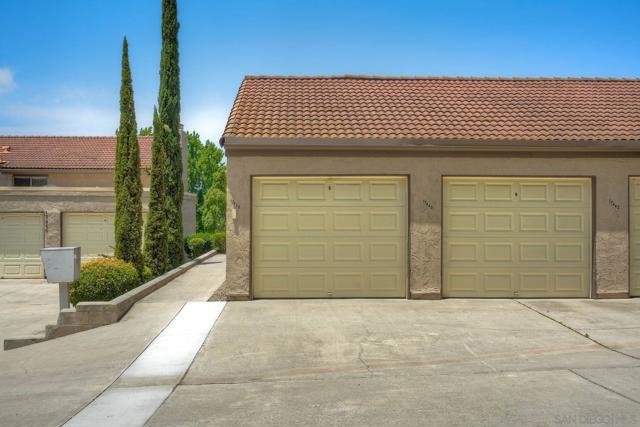17438 Plaza Otonal, San Diego CA: https://media.crmls.org/mediaz/4bbd6d5e-a6c7-4524-85fd-c31c756a87e2.jpg