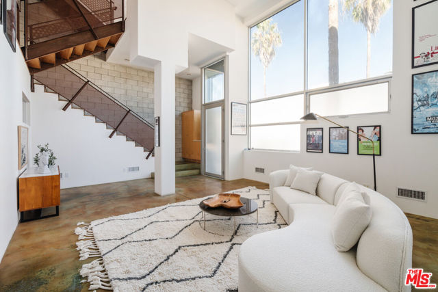 Image 5 of 74 For 1320 Abbot Kinney Boulevard
