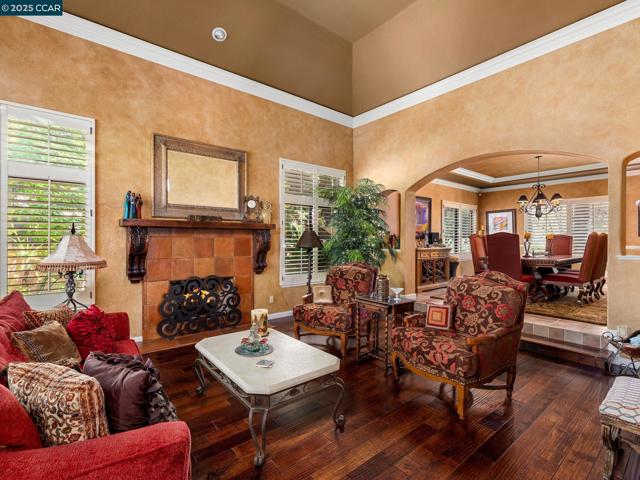 4640 Kingswood Dr, Danville CA: https://media.crmls.org/mediaz/4bbe0476-d067-447a-b315-d69861cfa4ce.jpg
