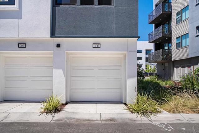 Image 27 of 45 For 44867 Grimmer Blvd  300