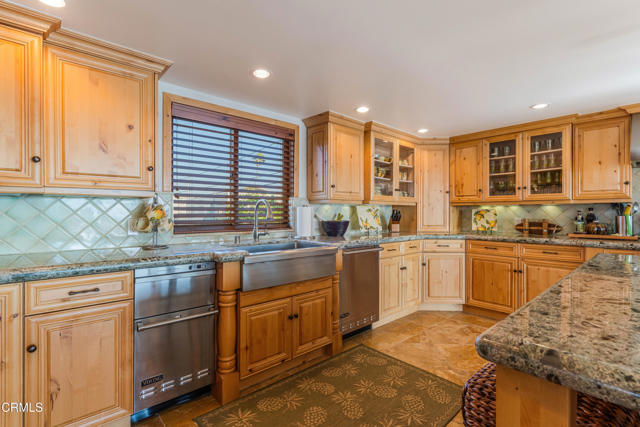 268 Sunset Drive, Oxnard CA: https://media.crmls.org/mediaz/4bbe6f41-9b63-4af7-868b-9cac89797aad.jpg