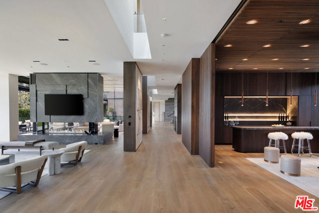 615 N Faring Road, Los Angeles CA: https://media.crmls.org/mediaz/4bbf764f-8ba4-4ebf-b0ea-4e7723ea8c00.jpg