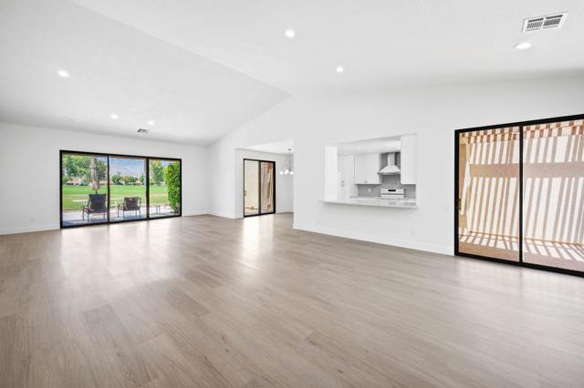 10403 Sunningdale Drive, Rancho Mirage CA: https://media.crmls.org/mediaz/4bbfbb2f-b36c-4e9f-b905-615f8474ca8b.jpg