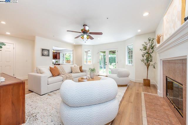34233 Perry Glen Ter, Union City CA: https://media.crmls.org/mediaz/4bc04166-8aa6-48ed-a158-c085cd1404a4.jpg