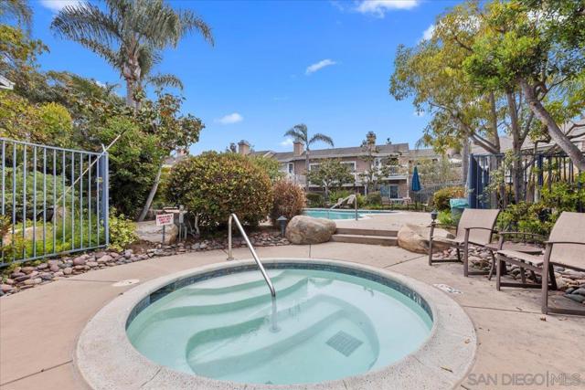 8585 Via Mallorca, La Jolla CA: https://media.crmls.org/mediaz/4bc088a9-fd43-47c2-9332-da070c89b0bd.jpg