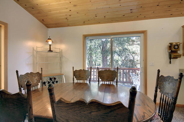 1769 Cascade Road, Big Bear CA: https://media.crmls.org/mediaz/4bc08a2e-a948-4ed1-a5d4-a6ce69d49634.jpg