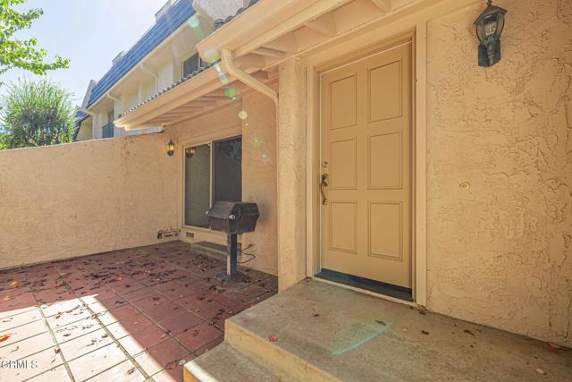 Detail Gallery Image 9 of 48 For 22239 1/4 Erwin St, Woodland Hills,  CA 91367 - 2 Beds | 2 Baths