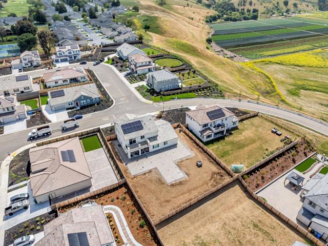 172 Vienna Way, Hollister CA: https://media.crmls.org/mediaz/4bc0fc10-7c81-4746-bee2-ae942e99bcae.jpg