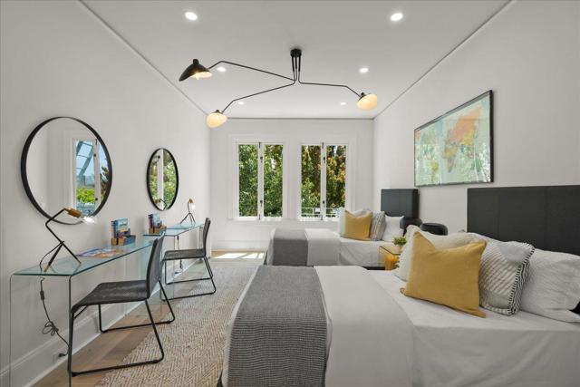 2865 Jackson Street, San Francisco CA: https://media.crmls.org/mediaz/4bc13090-5cee-468c-acee-51a782c31e92.jpg