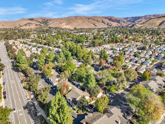 38784 Huntington Circle, Fremont CA: https://media.crmls.org/mediaz/4bc15e7b-9a60-4922-9daf-8633b4797f2a.jpg