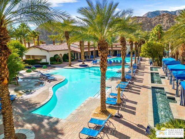48472 Legacy Drive, La Quinta CA: https://media.crmls.org/mediaz/4bc16f5e-8ffc-471e-b857-b64ab5f2a28e.jpg