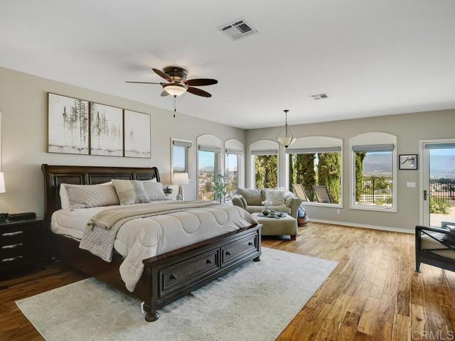 31755 Rancho Vista Road, Temecula CA: https://media.crmls.org/mediaz/4bc19490-143e-4e48-9c7b-8fbededca59f.jpg