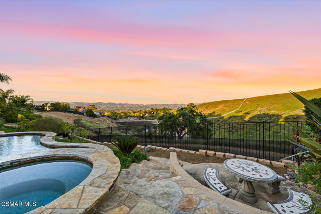 Image 4 of 51 For 490 Peter Place