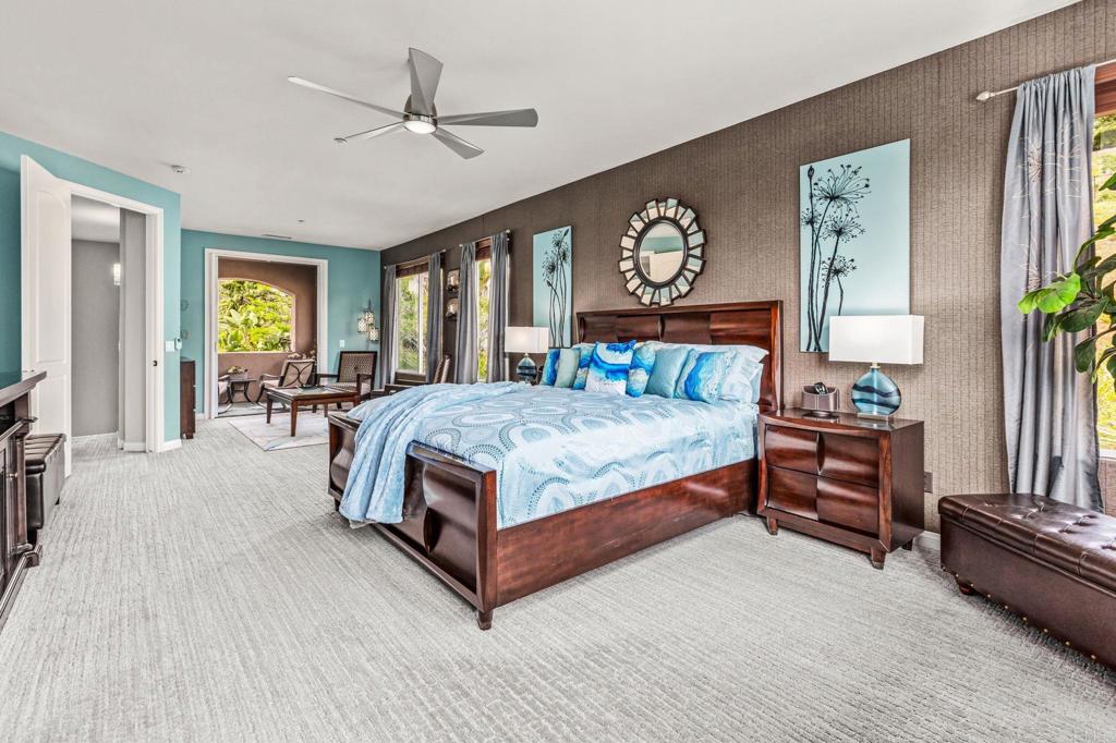 https://media.crmls.org/mediaz/4bc20ebc-1d47-42ec-a1b1-0697693d7be8.jpg?preset=X-Large