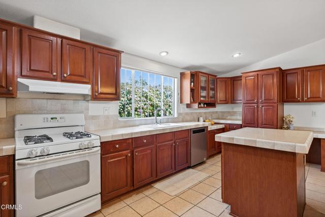 1975 Maricopa Highway, Ojai CA: https://media.crmls.org/mediaz/4bc260d7-678f-401f-9a2d-18973d6d0cda.jpg