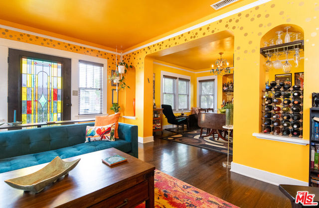 1872 W 38th Place, Los Angeles CA: https://media.crmls.org/mediaz/4bc2b13c-2c2e-4f1b-b9c3-a0b0bb00e4a3.jpg