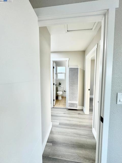 20595 Center St, Castro Valley CA: https://media.crmls.org/mediaz/4bc3dc52-c2ea-4171-822d-0f4d87fafe34.jpg