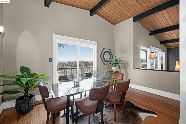 4329 Lawrence Dr, Castro Valley CA: https://media.crmls.org/mediaz/4bc3e3ea-47c9-4508-9842-106d3d9a7e90.jpg
